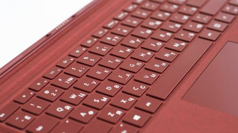 Лазерне гравіювання клавіатури ноутбука Microsoft Surface в iGrava